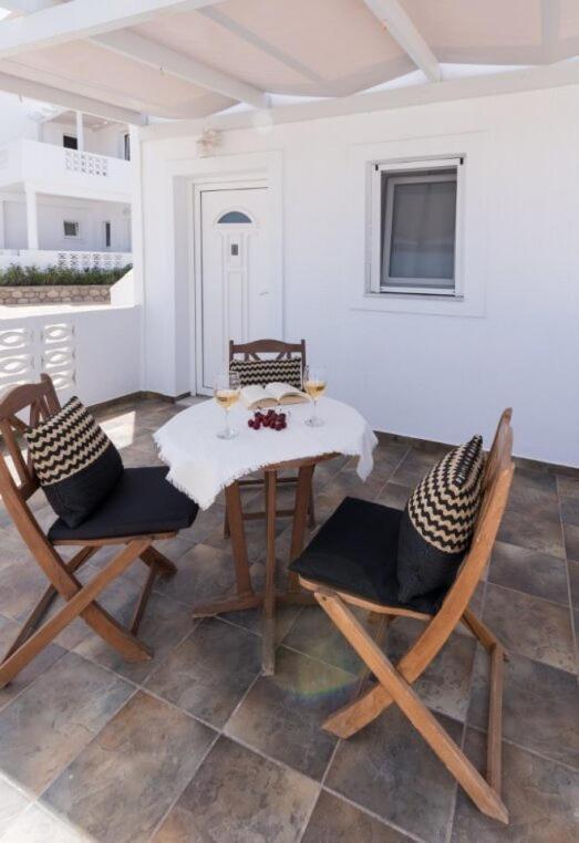 Kanelis Studios & Suites Mytakas Exterior photo